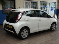 USED 2015 15 TOYOTA AYGO 1.0 VVT-I X-PLAY X-SHIFT 5d 69 BHP &pound;0 ROAD TAX EXCELLENT EXAMPLE LOW MILES