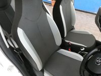 USED 2015 15 TOYOTA AYGO 1.0 VVT-I X-PLAY X-SHIFT 5d 69 BHP &pound;0 ROAD TAX EXCELLENT EXAMPLE LOW MILES