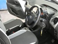 USED 2015 15 TOYOTA AYGO 1.0 VVT-I X-PLAY X-SHIFT 5d 69 BHP &pound;0 ROAD TAX EXCELLENT EXAMPLE LOW MILES