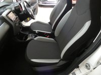 USED 2015 15 TOYOTA AYGO 1.0 VVT-I X-PLAY X-SHIFT 5d 69 BHP &pound;0 ROAD TAX EXCELLENT EXAMPLE LOW MILES