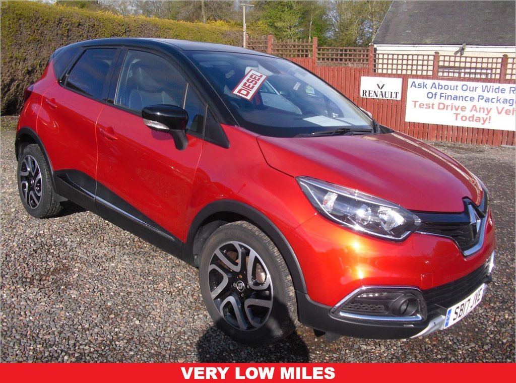 View our RENAULT CAPTUR