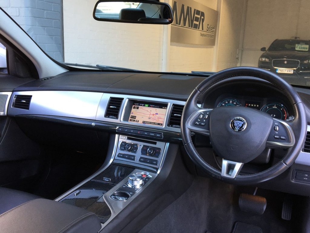 USED 2015 15 JAGUAR XF 2.2 D LUXURY 4d 163 BHP 