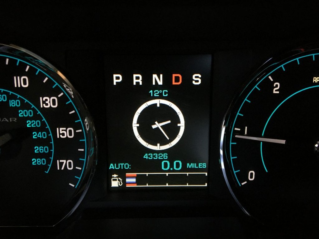 USED 2015 15 JAGUAR XF 2.2 D LUXURY 4d 163 BHP 