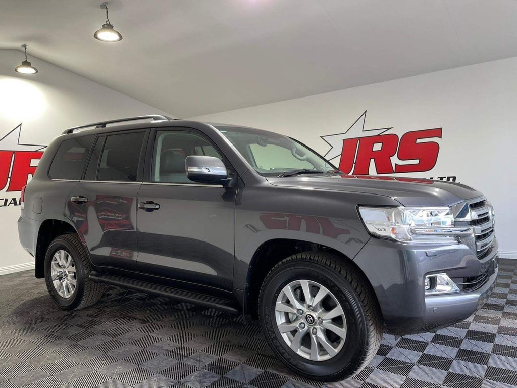 View our TOYOTA LAND CRUISER