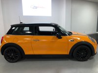 USED 2015 15 MINI HATCH COOPER 1.5 COOPER 3d 134 BHP * NAVIGATION * 16 INCH BLACK ALLOYS * 28,593 MILES ONLY * LEATHER * HEATED FRONT SEATS * CLIMATE CONTROL *