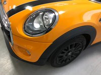USED 2015 15 MINI HATCH COOPER 1.5 COOPER 3d 134 BHP * NAVIGATION * 16 INCH BLACK ALLOYS * 28,593 MILES ONLY * LEATHER * HEATED FRONT SEATS * CLIMATE CONTROL *
