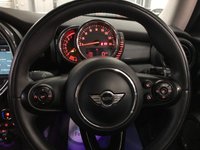 USED 2015 15 MINI HATCH COOPER 1.5 COOPER 3d 134 BHP * NAVIGATION * 16 INCH BLACK ALLOYS * 28,593 MILES ONLY * LEATHER * HEATED FRONT SEATS * CLIMATE CONTROL *
