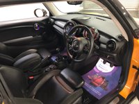 USED 2015 15 MINI HATCH COOPER 1.5 COOPER 3d 134 BHP * NAVIGATION * 16 INCH BLACK ALLOYS * 28,593 MILES ONLY * LEATHER * HEATED FRONT SEATS * CLIMATE CONTROL *