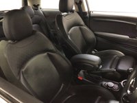USED 2015 15 MINI HATCH COOPER 1.5 COOPER 3d 134 BHP * NAVIGATION * 16 INCH BLACK ALLOYS * 28,593 MILES ONLY * LEATHER * HEATED FRONT SEATS * CLIMATE CONTROL *