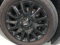 USED 2015 15 MINI HATCH COOPER 1.5 COOPER 3d 134 BHP * NAVIGATION * 16 INCH BLACK ALLOYS * 28,593 MILES ONLY * LEATHER * HEATED FRONT SEATS * CLIMATE CONTROL *