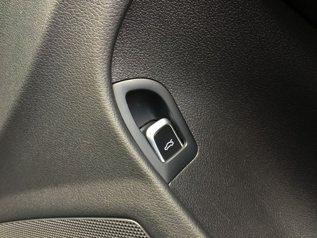 USED 2014 14 AUDI A4 2.0 TDI S LINE START/STOP 4d 148 BHP 