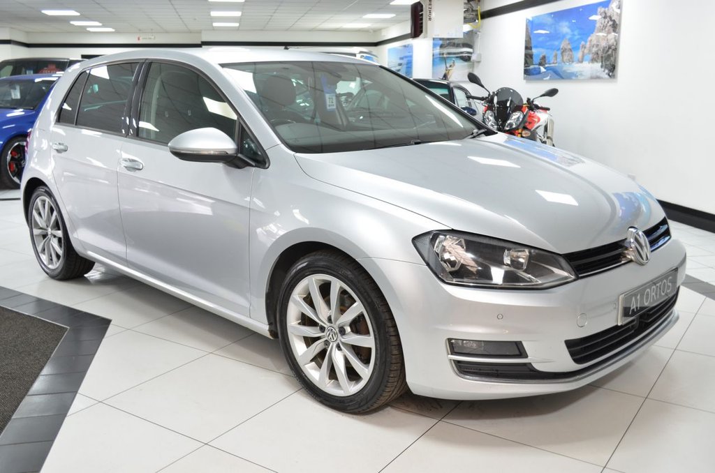 View our VOLKSWAGEN GOLF