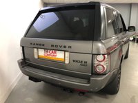 USED 2010 B LAND ROVER RANGE ROVER 4.4 TDV8 VOGUE SE 5d 313 BHP * ADAPTIVE CRUISE CONTROL * MOT NOV 2021 * HEATED/COOLED FRONT SEATS * HDD NAVIGATION SYSTEM *
