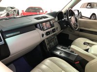 USED 2010 B LAND ROVER RANGE ROVER 4.4 TDV8 VOGUE SE 5d 313 BHP * ADAPTIVE CRUISE CONTROL * MOT NOV 2021 * HEATED/COOLED FRONT SEATS * HDD NAVIGATION SYSTEM *