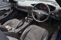 USED 2001 51 PORSCHE BOXSTER 2.7 24V 2d 217 BHP * 16 SERVICE STAMPS * 2 OWNERS * 2 KEYS * 17 INCH ALLOY WHEELS *