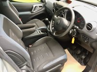 USED 2009 59 CITROEN BERLINGO 1.6 MULTISPACE XTR HDI 5d 90 BHP 1 OWNER//MODUTOP BIG SUNROOF/STORAGE MODUTOP ROOF STORAGE AIR FRESHENER 12V SOCKET GLASS ROOF//X6 SERVICE STAMPS