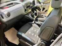 USED 2010 10 CITROEN BERLINGO 1.6 MULTISPACE XTR HDI 5d 90 BHP // 2 OWNERS//ROOF RAILS//AIRCON//TOP SPEC\\TOWBAR X9 CITROEN SERVICES + RECENT NEW CLUTCH /// CAMBELT AND WATERPUMP RENEWED BY US