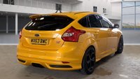 USED 2013 63 FORD FOCUS 2.0 ST-3 5d 247 BHP * CLIMATE CONTROL * PARKING  SENSORS *  FRESH MOT * 18 INCH ALLOY WHEELS *
