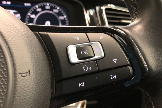 View our VOLKSWAGEN GOLF