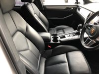 USED 2015 15 PORSCHE MACAN 2.0 PDK 5d 237 BHP OVER &pound;12500 OF OPTIONS