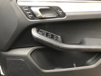 USED 2015 15 PORSCHE MACAN 2.0 PDK 5d 237 BHP OVER &pound;12500 OF OPTIONS