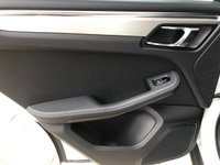 USED 2015 15 PORSCHE MACAN 2.0 PDK 5d 237 BHP OVER &pound;12500 OF OPTIONS