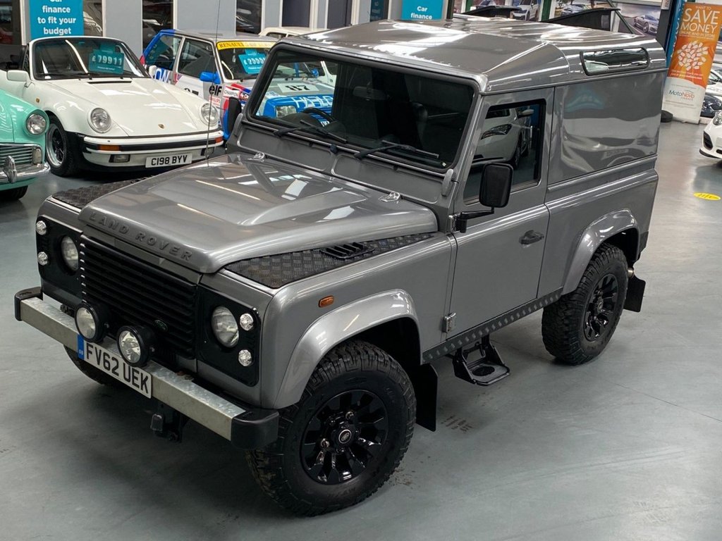 View our LAND ROVER DEFENDER 90