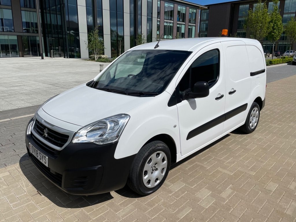 View our PEUGEOT PARTNER
