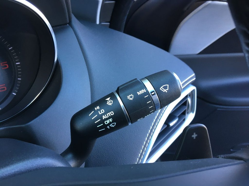 USED 2016 16 JAGUAR XE 2.0 R-SPORT 4d 161 BHP 