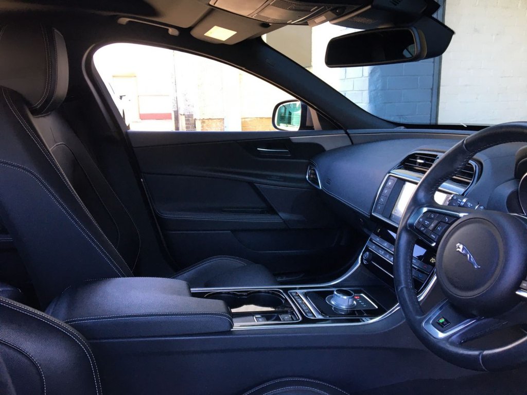 USED 2016 16 JAGUAR XE 2.0 R-SPORT 4d 161 BHP 