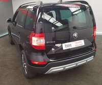 USED 2017 17 SKODA YETI OUTDOOR 1.2 SE DRIVE TSI 5d 109 BHP 1.2 PETROLTURBO 110HP, 6 SPEED SAT NAV & HEATED SEATS AND SCREEN