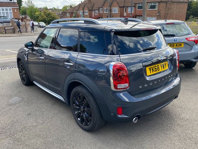 View our MINI COUNTRYMAN