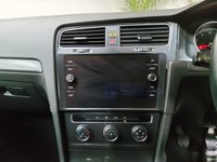 USED 2018 18 VOLKSWAGEN GOLF 1.0 SE TSI BLUEMOTION TECHNOLOGY 5d 109 BHP STUNNING EXAMPLE APPLE ANDROID CARPLAY