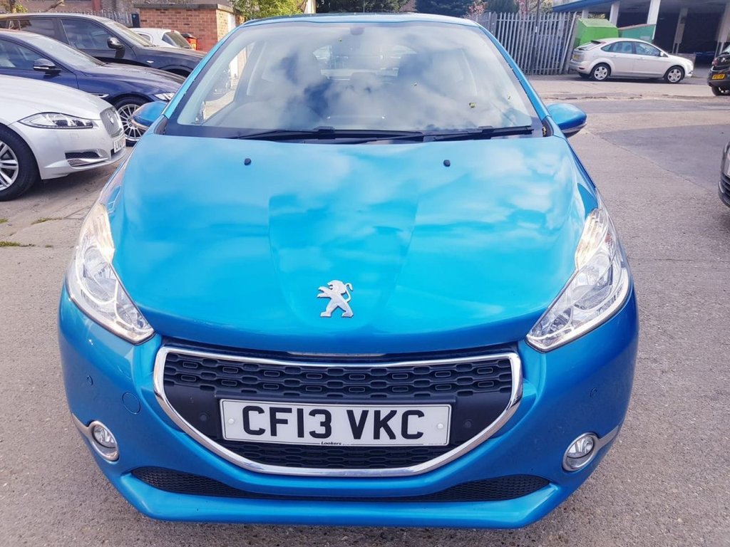 View our PEUGEOT 208