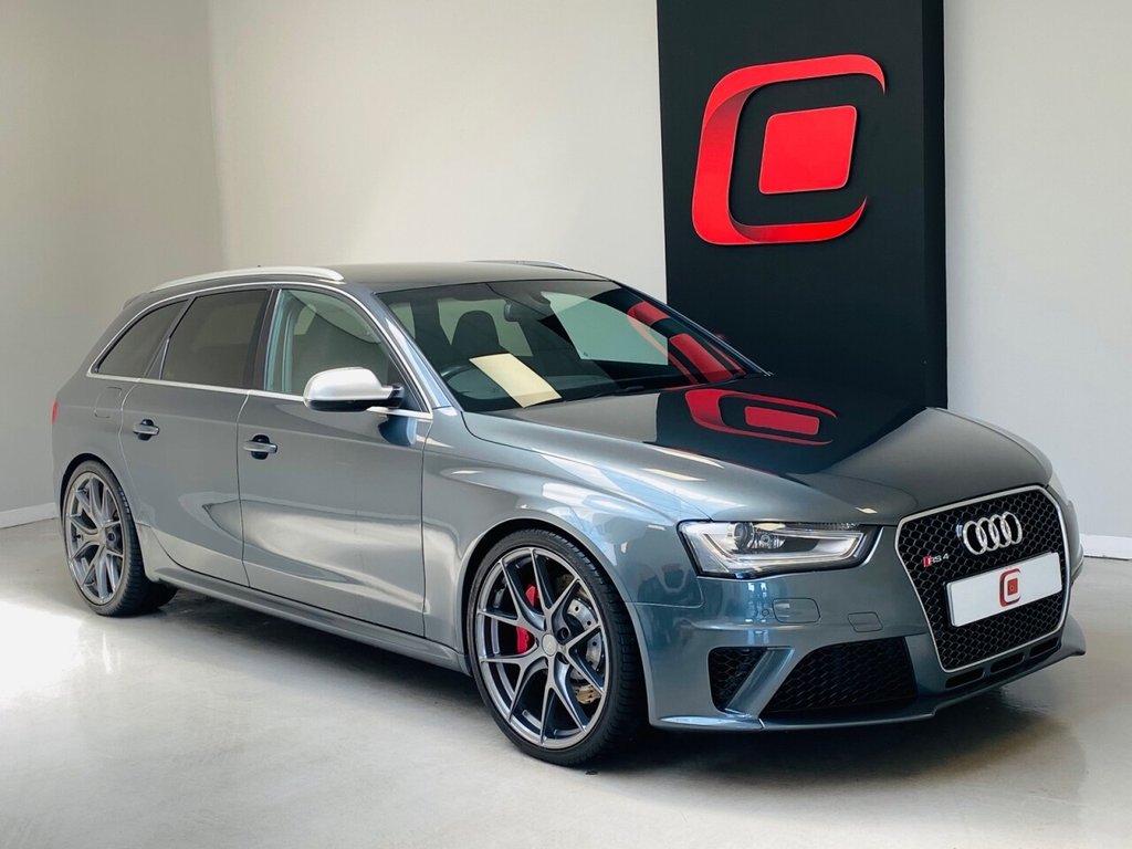 View our AUDI RS4 AVANT