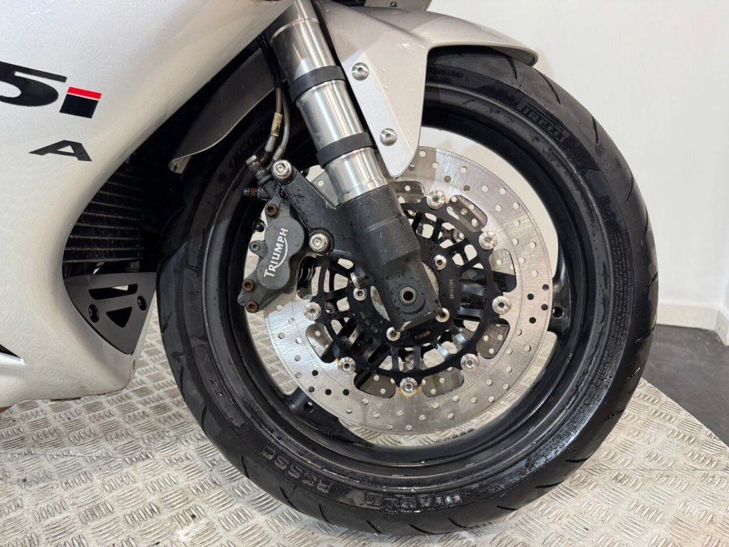 USED 2002 02 TRIUMPH DAYTONA 955i TRADE BIKES AT TRADE PRICES COMES WITH NEW MOT AND WARRANTY