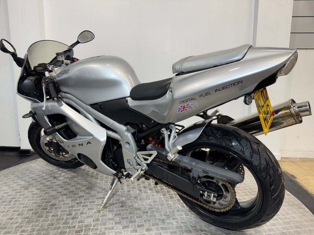 USED 2002 02 TRIUMPH DAYTONA 955i TRADE BIKES AT TRADE PRICES COMES WITH NEW MOT AND WARRANTY