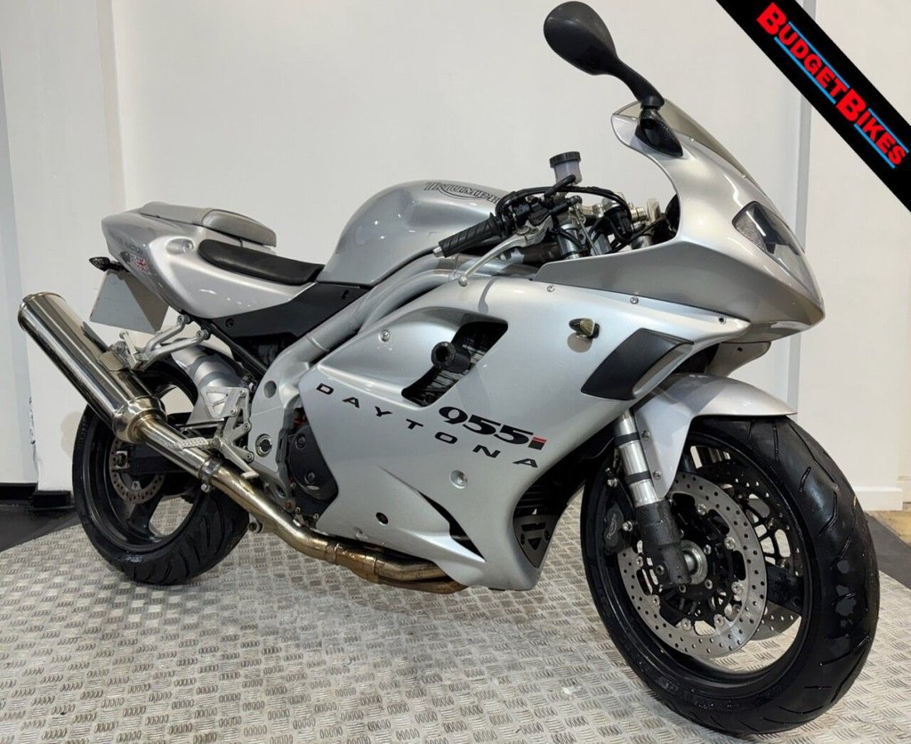 USED 2002 02 TRIUMPH DAYTONA 955i TRADE BIKES AT TRADE PRICES COMES WITH NEW MOT AND WARRANTY