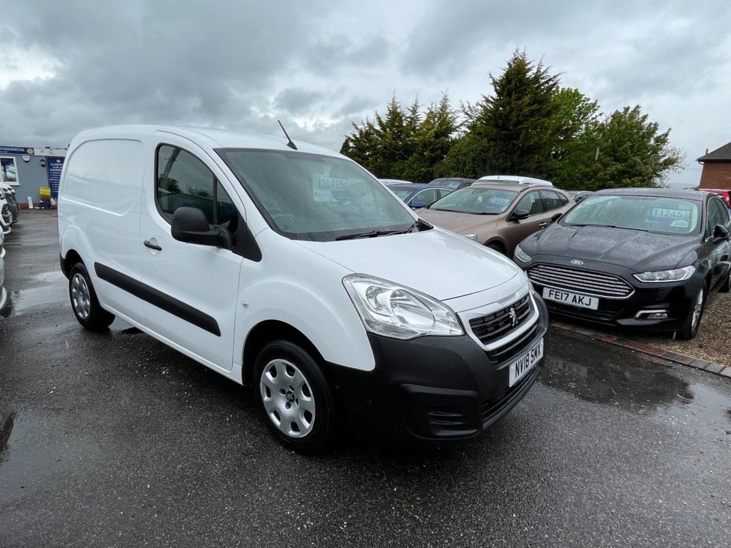 View our PEUGEOT PARTNER