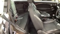 USED 2012 12 MINI CLUBMAN 1.6 ONE D 5d 90 BHP * NAVIGATION * PAN ROOF * PARKING SENSORS * FRONT SPORT SEATS * PEPPER PACK *
