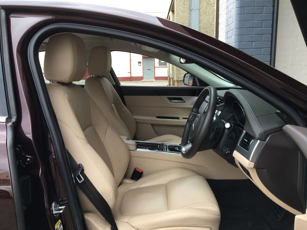 USED 2018 18 JAGUAR XF 2.0 D PRESTIGE 4d 161 BHP 
