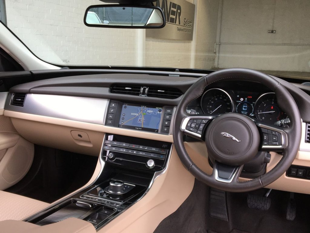 USED 2018 18 JAGUAR XF 2.0 D PRESTIGE 4d 161 BHP 
