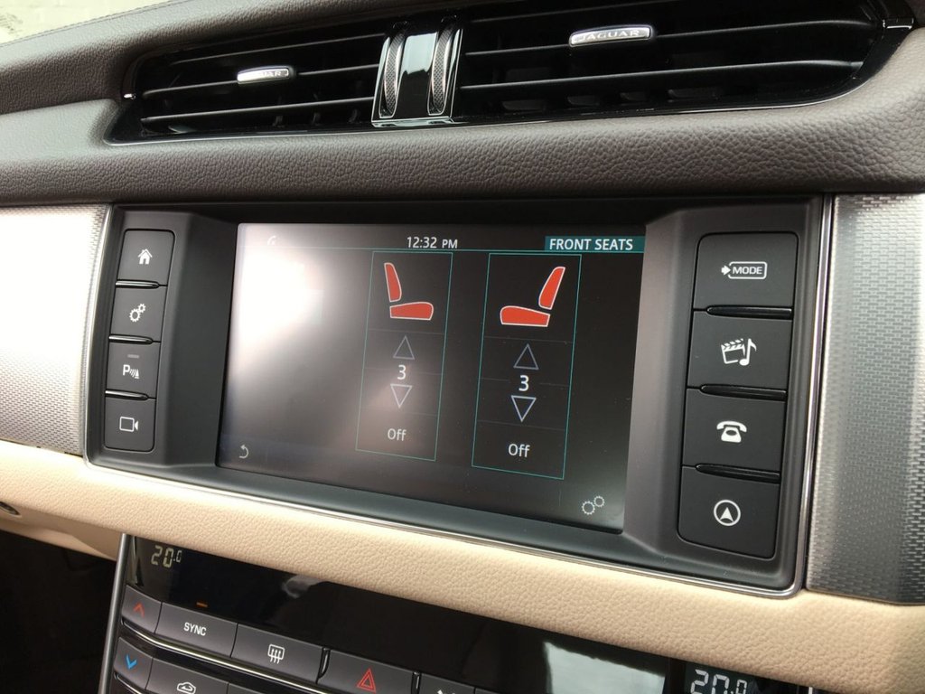 USED 2018 18 JAGUAR XF 2.0 D PRESTIGE 4d 161 BHP 