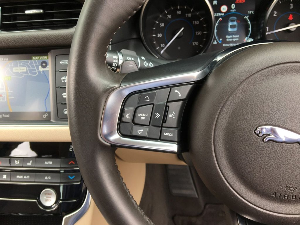 USED 2018 18 JAGUAR XF 2.0 D PRESTIGE 4d 161 BHP 