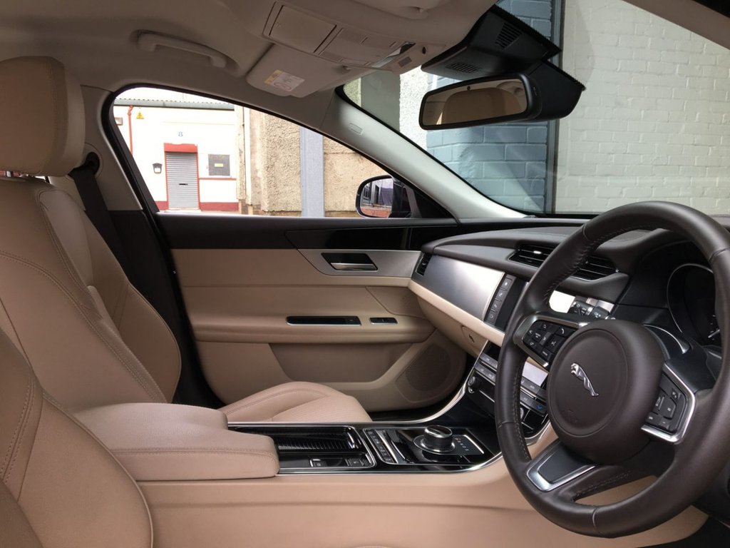 USED 2018 18 JAGUAR XF 2.0 D PRESTIGE 4d 161 BHP 