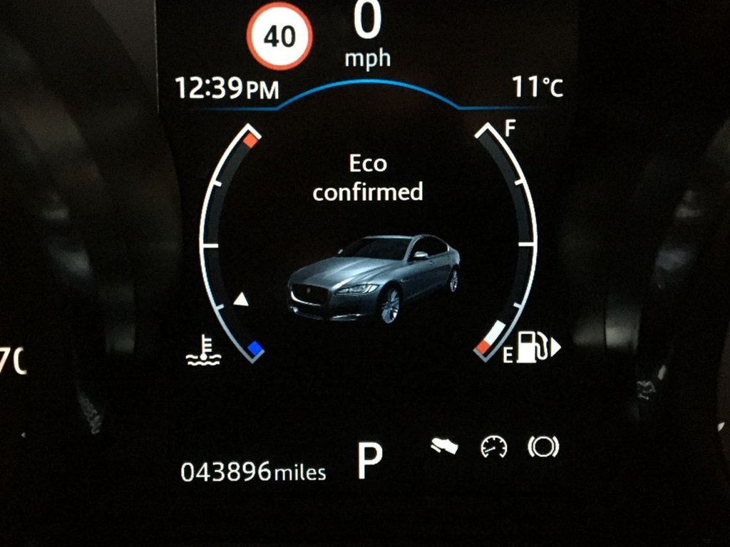 USED 2018 18 JAGUAR XF 2.0 D PRESTIGE 4d 161 BHP 