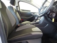 USED 2012 62 FORD FOCUS 1.6 ZETEC  ESTATE  AUTOMATIC.......LOW MILES