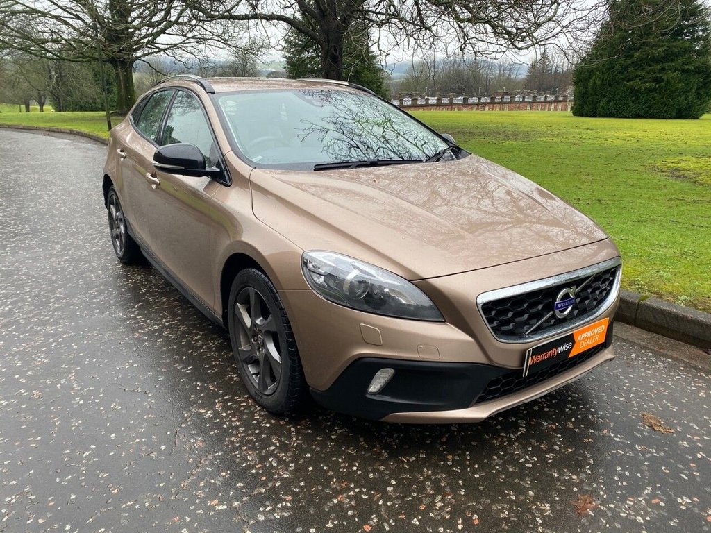 View our VOLVO V40