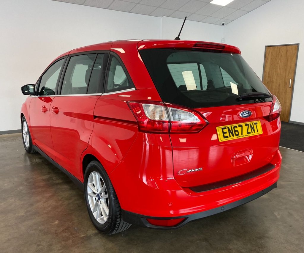 18 Ford Grand C Max Zetec Tdci 13 000