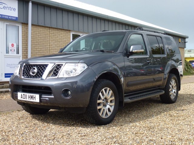 2011 11 Nissan Pathfinder 2.5 TEKNA DCI 5d 188 BHP